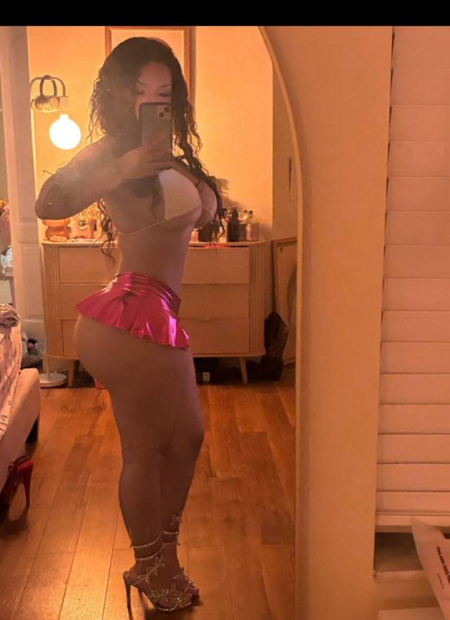 Available for fun 🥵  Incall/Outcall. Body rubs, Full body Massage, Sex Therapist🍑  Adult Fun💦