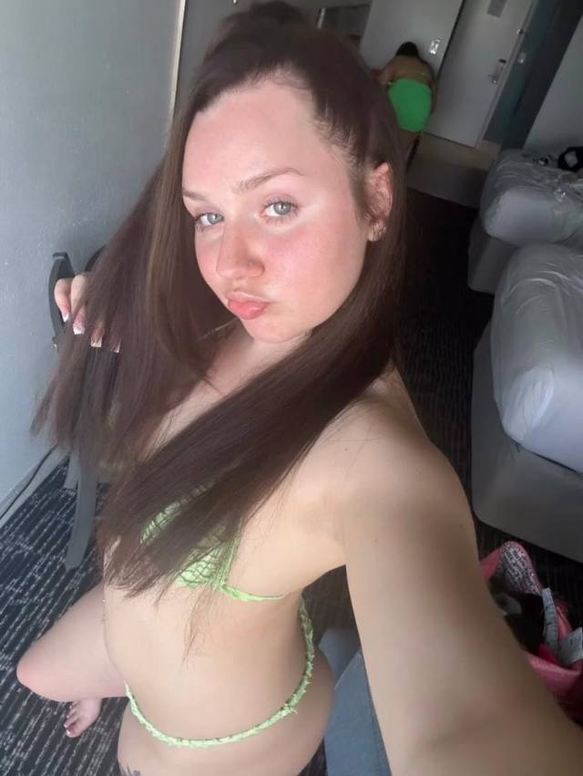 I won’t lie… I miss having someone to steal my attention and keep me smiling for no reason. Someone I can vibe with, tease, a