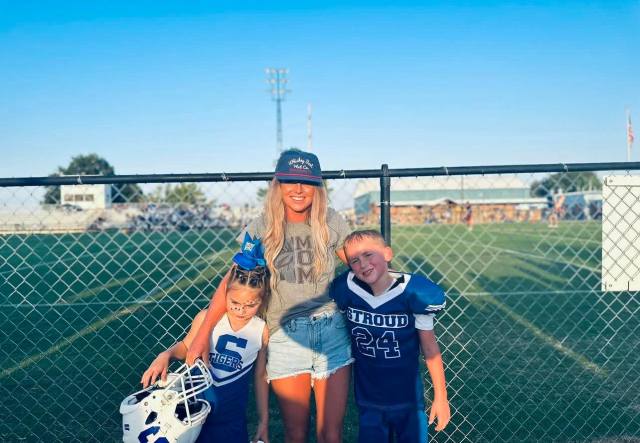 I’m Married With 2 Kids & My Husband Went For A Business Trip & I Need A Man To Come Fuck Me While Husband Traveled