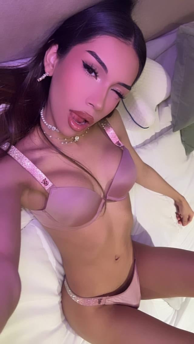 HOT AND HERE FOR CURIOUS MINDS ONLY🍑🍆💦🫦