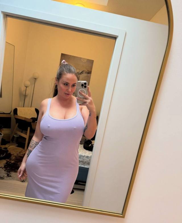 I DO NOT CHARGE  "Hot & Sweet: A Fun Mom's Search for Exciting Romance. I want a good eater" I JUST WANNA FUCK !!