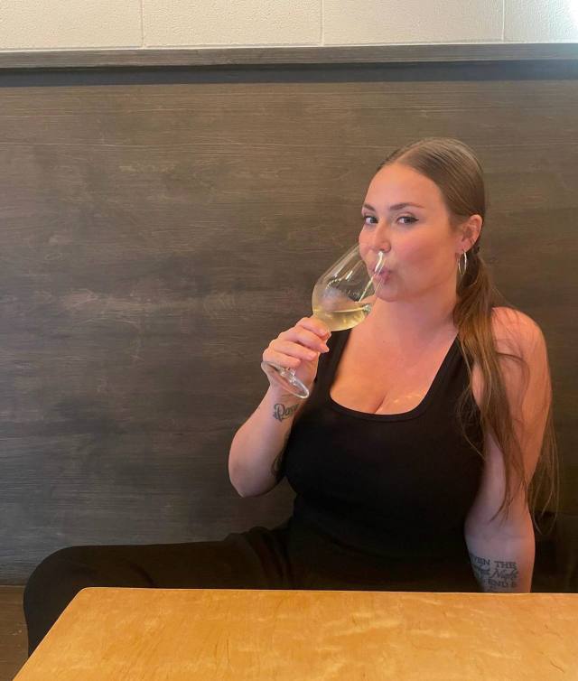 I DO NOT CHARGE  "Hot & Sweet: A Fun Mom's Search for Exciting Romance. I want a good eater" I JUST WANNA FUCK !!