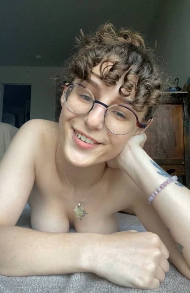 Available now for EROTIC OIL ,Full body massage 🍆💦🍑,SWEDISH & Deep Tissues Massage 💆 🥰with a happy ending. Sexting & Meet up