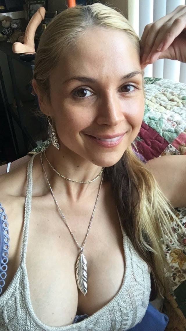 Hi I’m available for fun massage and hookup at affordable donations no bs