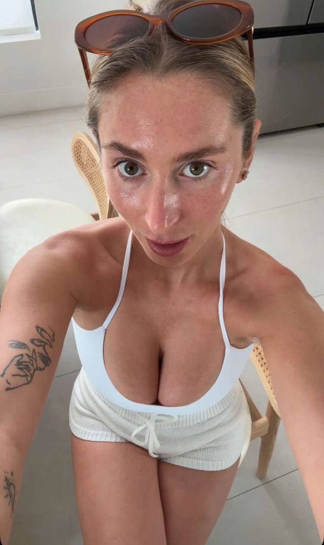 I DO NOT CHARGE  "Hot & Sweet: A Fun Mom's Search for Exciting Romance. I want a good eater" I JUST WANNA FUCK !!