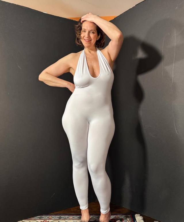 47 years old PROFESSIONAL, INDEPENDENT, MATURE MASSEUSE, I OFFER ALL KINDS OF MASSAGE\HAPPY ENDING TO YOUR BEST SATISFACTION
