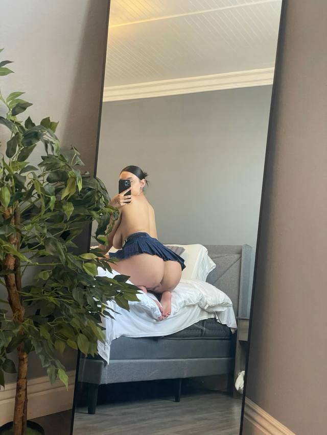 I'm available for incall and outcall service👅💋