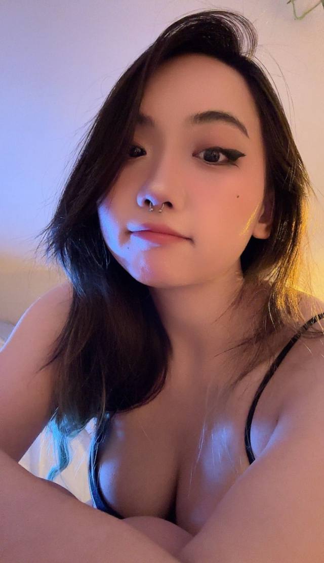 7406025004, New Asian🤗 and A PROFESSIONAL Licensed massage therapist.💖am offering a full massage service