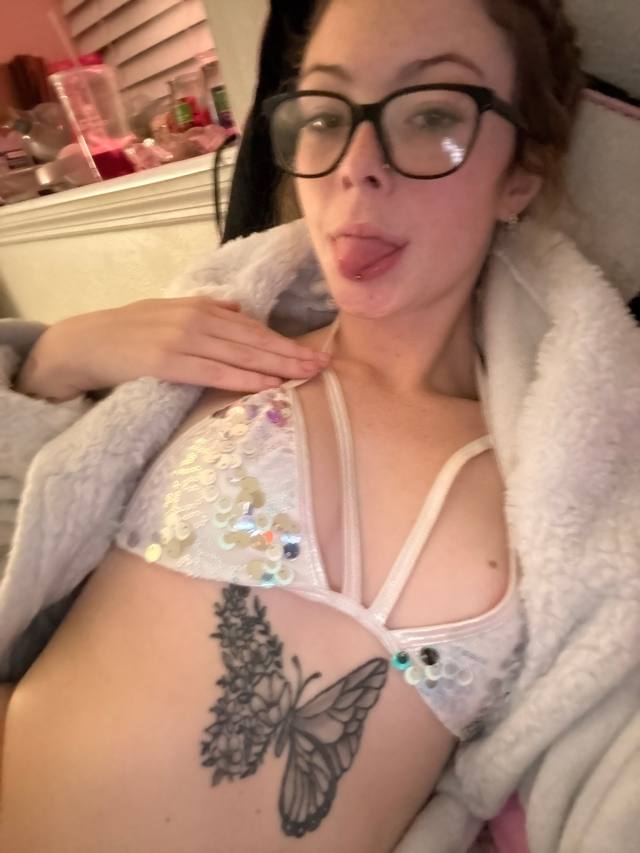 Hi gentlemen😍🦋, I'm a Charming and Independent Stunning young female.💜Looking To Entice Your most Erotic Desires!😉✔Providing