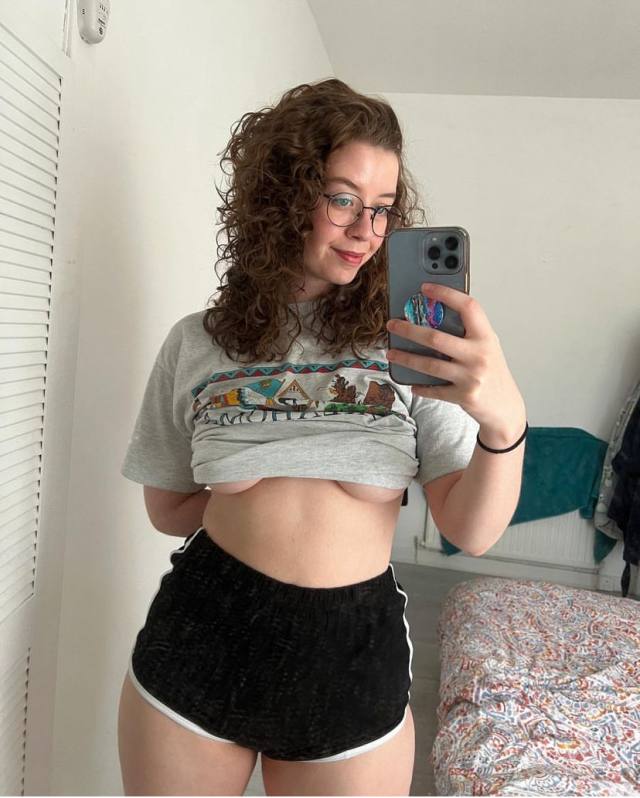 Am available for hookup and Boby massage