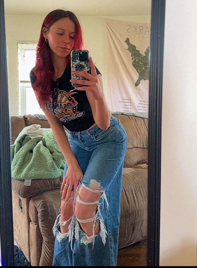 NO PAYMENT REQUIRED-SEXY SINGLE MOM AND LOOKING TO HAVE FUN I'm a sexy mom of two kids. A single mom and I'm very horny 🍑🍑💦