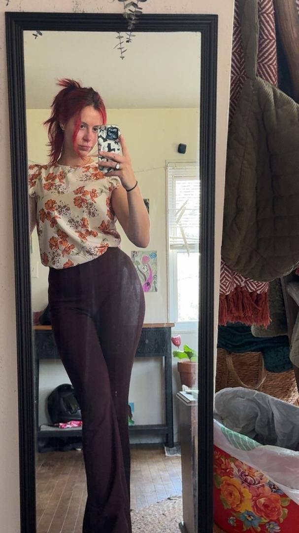 NO PAYMENT REQUIRED-SEXY SINGLE MOM AND LOOKING TO HAVE FUN I'm a sexy mom of two kids. A single mom and I'm very horny 🍑🍑💦