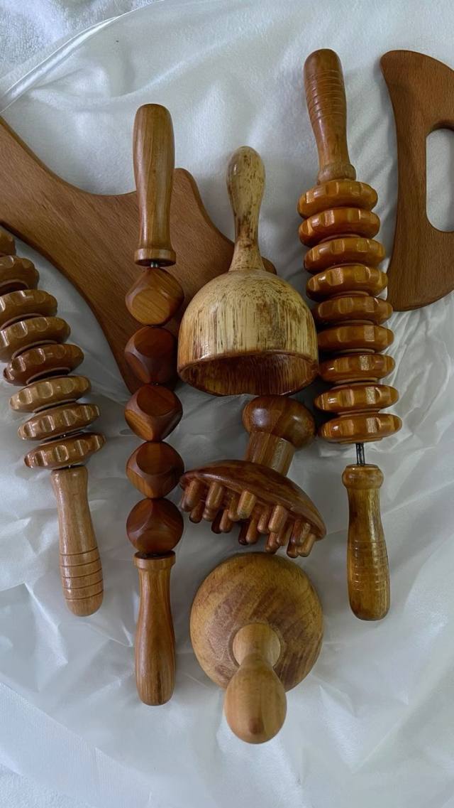 Discreet and sexy escort, Full body massage with happy ending available for both incall and outcall services 👅🍑🌶️