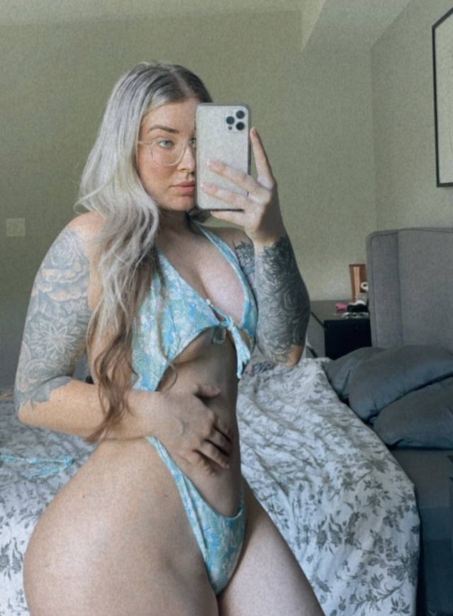 Am here to render my bed services to man that’s ready to cuddle and fun on here