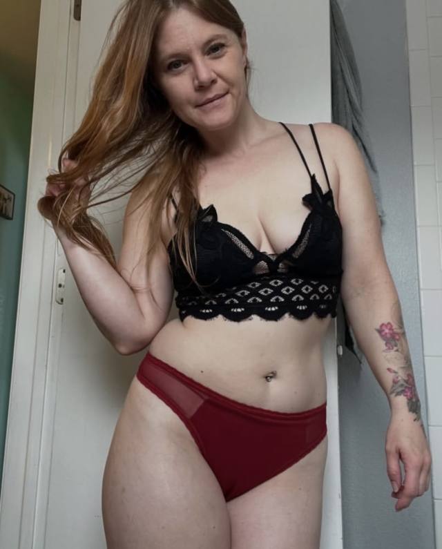 Single mother looking for regular sex