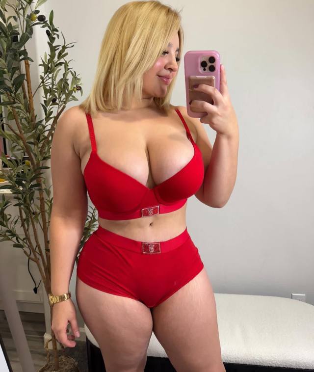 Hey💐😍Down to fuck 💦slide in let’s get nasty🔥🥵 extra 30 minutes✨for new clients MEET ME AND FIND HAPPINESS AND SATISFACTION. c