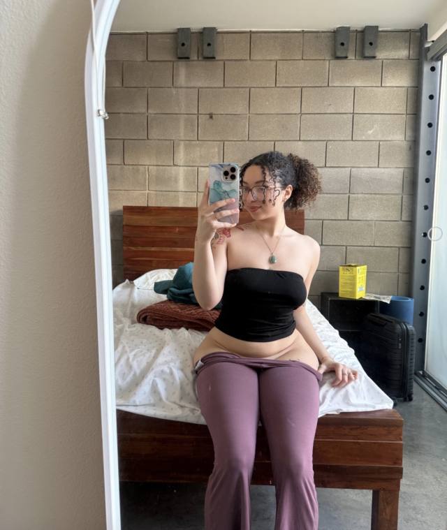 CASH ACCEPTED 😋NEWEST GIRL IN TOWN 🤤🍑💯SWEET 👅SNAPCHAT: steph143273  Hit me up On +1(405) 471-8820