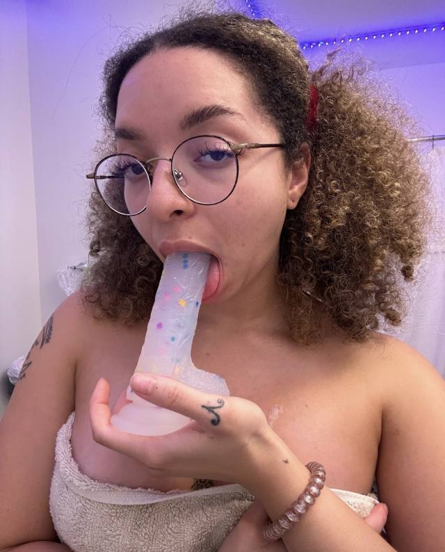 CASH ACCEPTED 😋NEWEST GIRL IN TOWN 🤤🍑💯SWEET 👅SNAPCHAT: steph143273  Hit me up On +1(405) 471-8820
