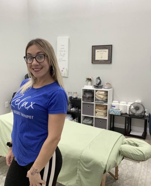 I'M A LICENSED MASSAGE THERAPIST TO MEN WHO WANT A PROFESSIONAL MASSAGE IN A RELAXED SETTING