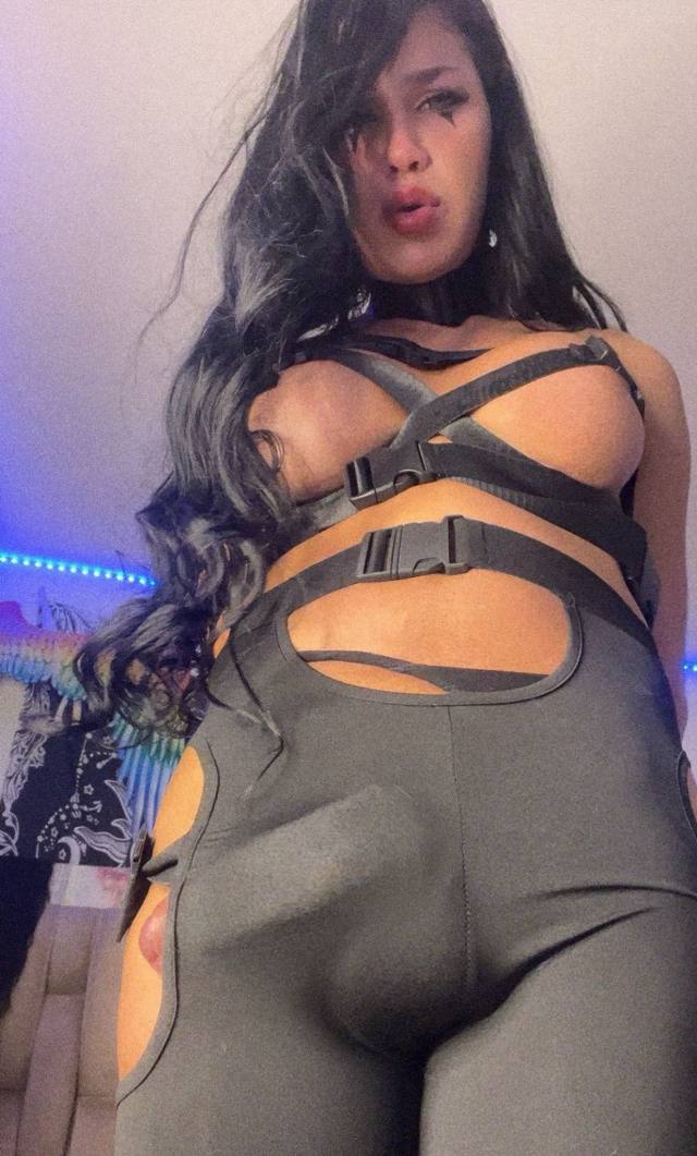 (815) 386-1808🔥 Sexy Trans Lady Available for Discreet Fun 🔥Perfect for first timers & I sell content👅🍆