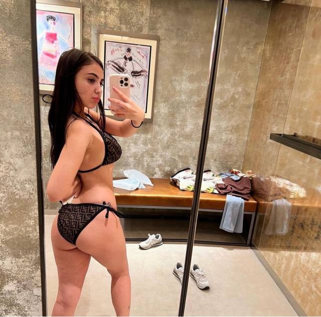 Sexy girl in town to make you cum as many as you want
