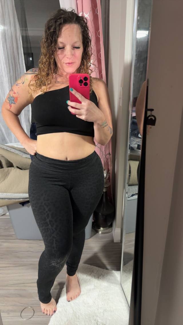 NO PAYMENT REQUIRED- SEXY SINGLE MOM FOR MEET AND FUCK AS LONG AS YOU KNOW HOW TO USE YOUR DICK 🍆🍑🍆💦.