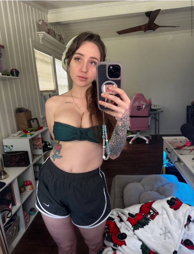 I’m available for hookup, I give god sex best rate and full satisfactions