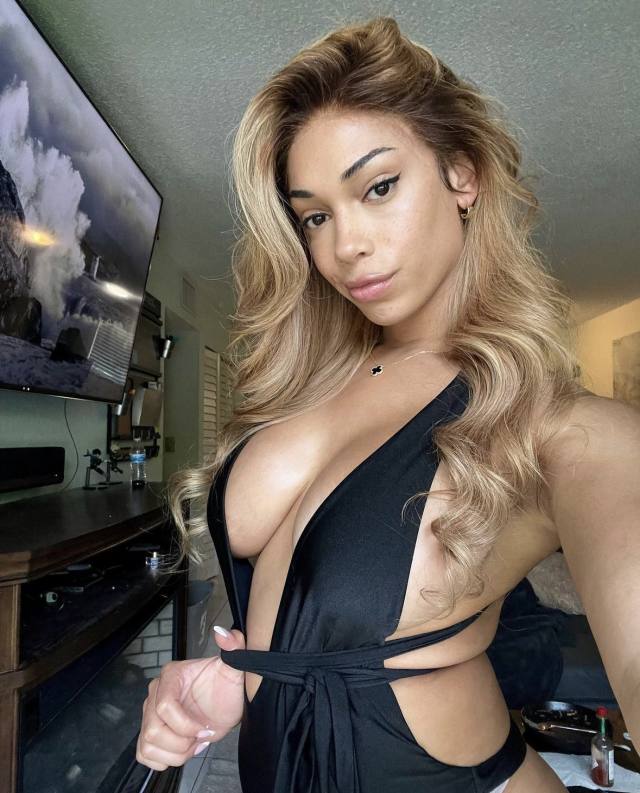 A TRANS GIRL 🥰AM AVAILABLE TO MEET❤️INCALL OR OUTCALL TEXT ME 4028408384