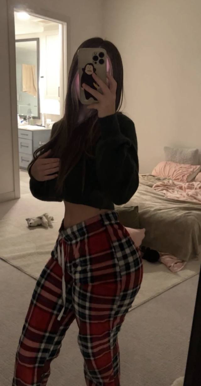 Single mom seeking regular sex