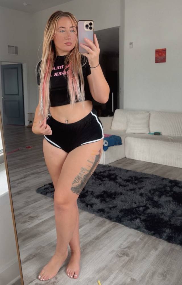 NO PAYMENT, NO PRESSURE JUST A NAUGHTY SINGLE MOM READY TO PLAY 😈 IF YOU CAN HANDLE THIS 🍑💦 AND KNOW HOW TO WORK THAT 🍆