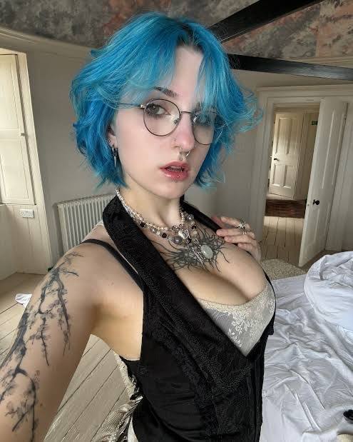 NO PAYMENT REQUIRED- SEXY SINGLE MOM AVAILABLE FOR MEET AND FUCK AS LONG AS YOU KNOW HOW TO USE YOUR DIVK 🍑🍑💦💦