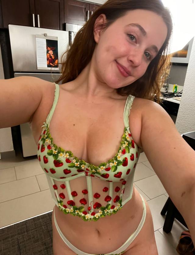 💦 NO DEPOSIT, PAY WHEN THIS TIGHT WET CUNT IS OVERFLOWING WITH YOUR THICK CUM. MULTIPLE LOADS PUMPED DEEP. 🔥
