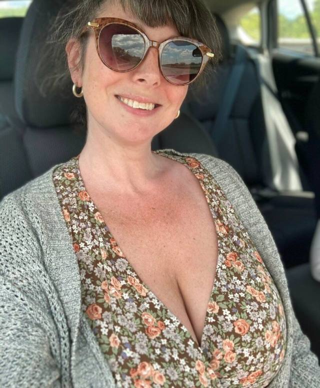 I’M LOOKING FOR REGULAR SEX WITH A MATURE MARRIED MAN WHO IS DISCREET AND READY TO HAVE FUN