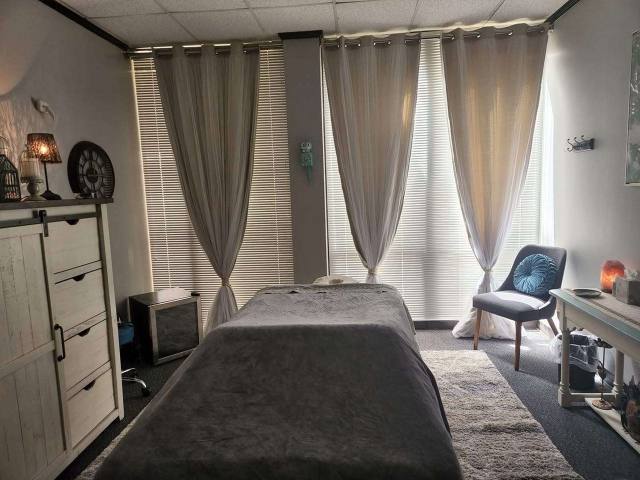 Stress Out. Calm In. Book Your Perfect Massage Today 🧘‍♂️✨