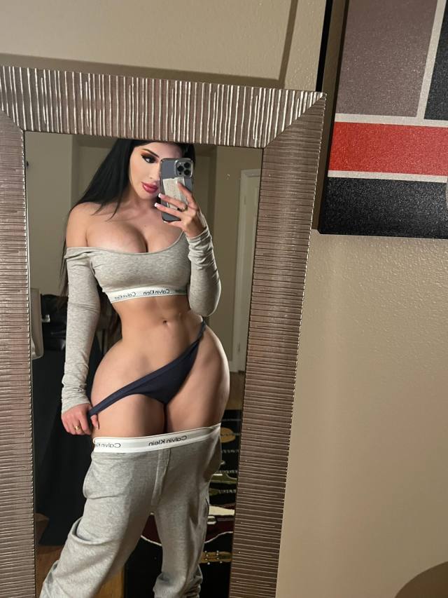 Premium body massage. Hmu on telegram @onlyonefinegirl