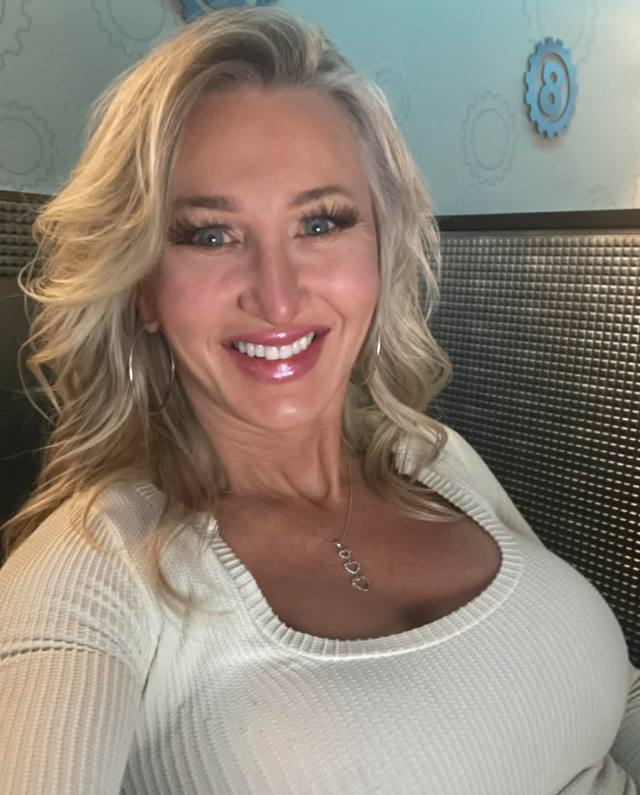 𝐯𝐞𝐫𝐢𝐟𝐢𝐞𝐝 ✔️™️®️ Private Indulgence with a Dangerous Twist Desire” Flawless Figure, Naughty Mind – What Are You Waiting For?