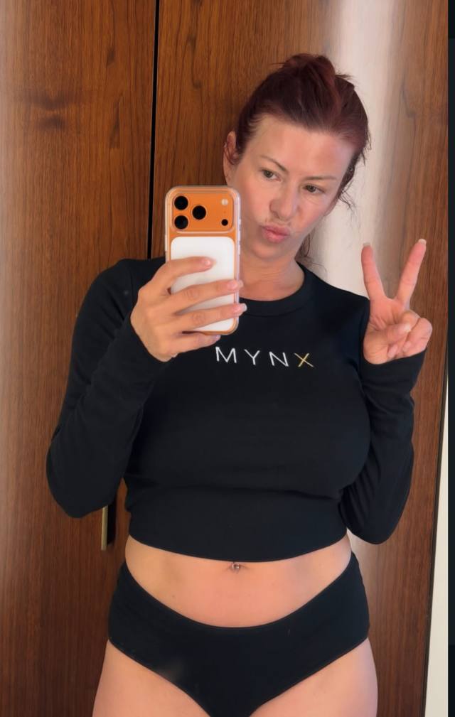𝐯𝐞𝐫𝐢𝐟𝐢𝐞𝐝 ✔️™️®️ Private Indulgence with a Dangerous Twist Desire” Flawless Figure, Naughty Mind – What Are You Waiting For?