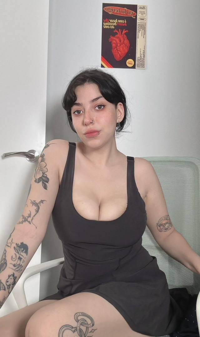 NO PAYMENT REQUIRED- SEXY SINGLE MOM FOR MEET AND FUCK AS LONG AS YOU KNOW HOW TO USE YOUR DIVK 🍑🍑💦💦 🍆