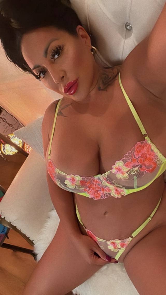 Available 24/7 ✅ independent massage therapist add me on WHATSAPP at +13655304151 or telegram at @MASSEUSE2020