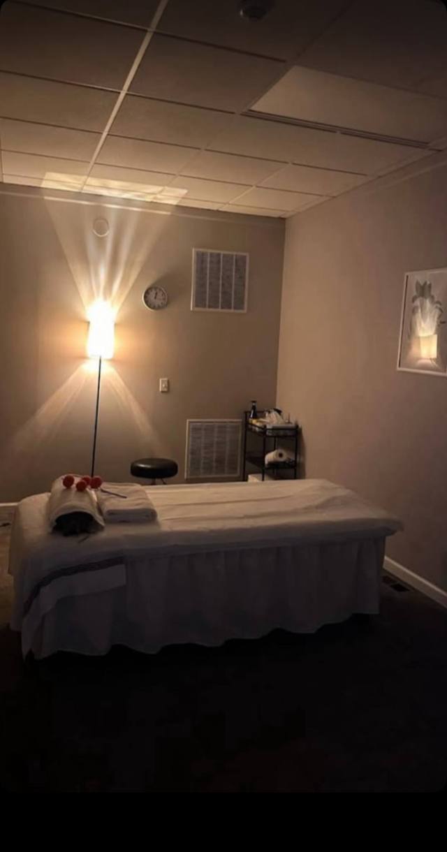 Available 24/7 ✅ independent massage therapist add me on WHATSAPP at +13655304151 or telegram at @MASSEUSE2020