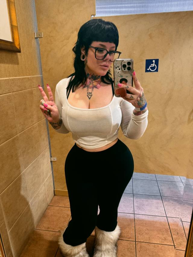 Meet/fuck