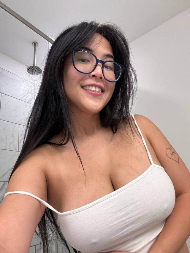 I‘m available ,🥰Horny lady looking for someone.🍆💦❤️ If you’re stressed and need some hot reliever I’m a horny 💦🍑 mature girl