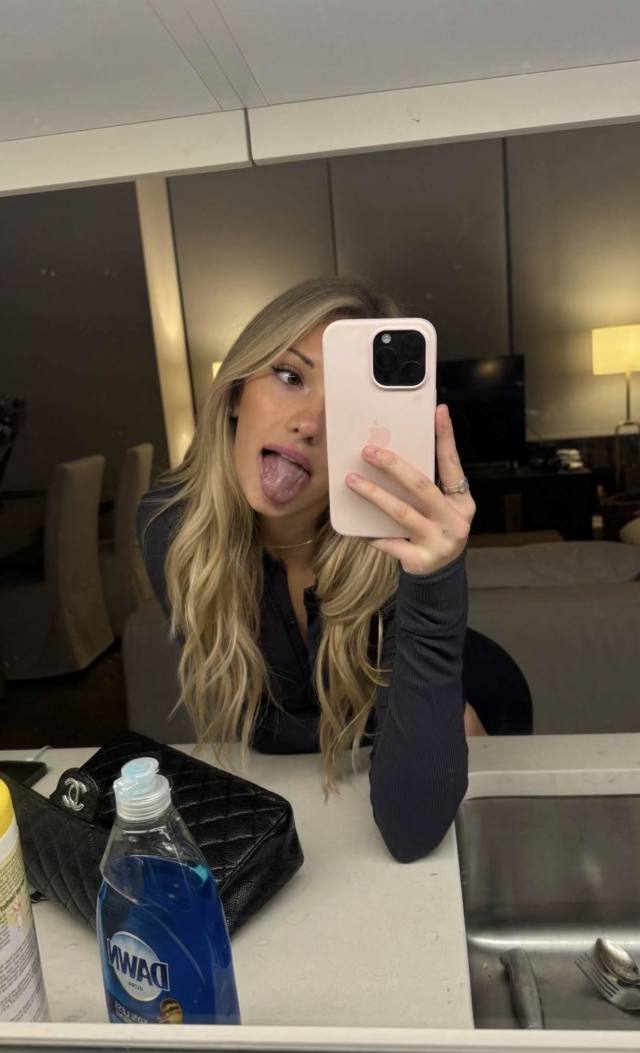 I do facetime fun and video selling at best rate🥰.. I’m available anytime for incall and outcall services only at the best ra