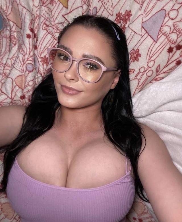 I ACCEPT PAYMENT IN PERSON no Bullshit AM NEW IN TOWN WE CAN WORK FOR REGULAR TEXT ME :+13346231684