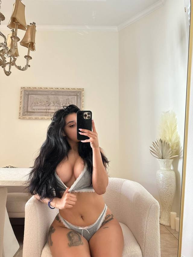I'M DORA ACTIVE 24/7 FOR FULL BODY MASSAGE 😍AND 😋HOT SEX 🍆Blowjob😋 PROVIDER🥵TEXT/CALL 3122861361 Telegram:@Dorajane584