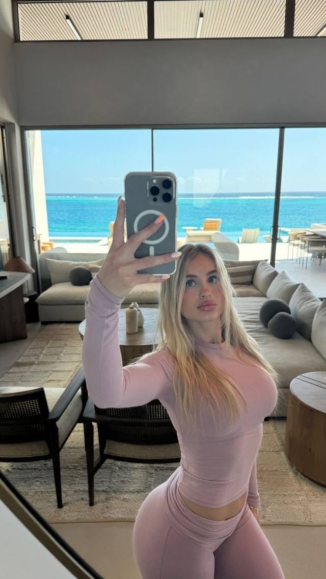 Available for hookup 👅❤️🤪👅👅