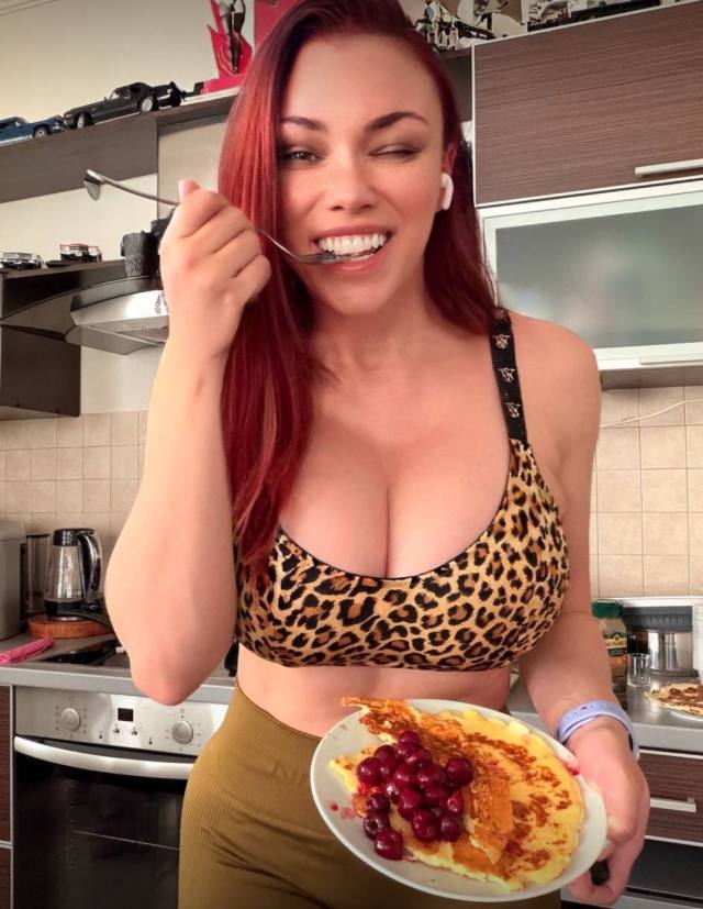NO PAYMENT REQUIRED- SEXY SINGLE MOM AND TO HAVE FUN