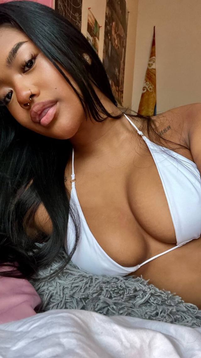 PAYMENT IN PERSON . 🍆🍆🍑🍑🍆💦💦💦💋💋HOT GIRL LOVES DOGGY STYLE. READY 4 SU'CK & FU'CK