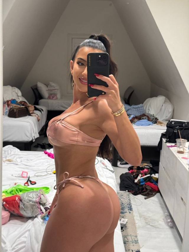 Hello i’m in town looking to have an amazing experience 💦❤️ this is Marissa