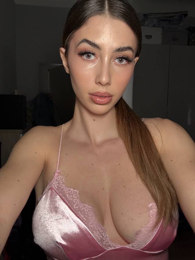 MY WET 💦💦 ** IS READY TO TAKE IN SOME GOOD HARD COCK THAT WANT SOME JUICES I OFFER "INCALL AND OUTCALL AND CARDATE" ALL STYLE
